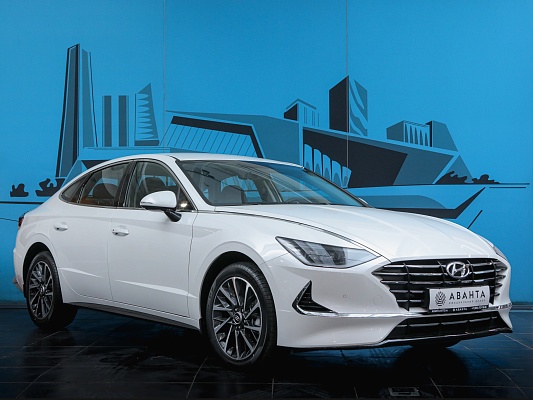 Hyundai Sonata business plus white